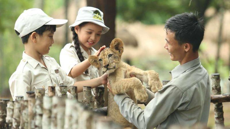 Trải nghiệm tương tác với các loại động vật tại vườn thú