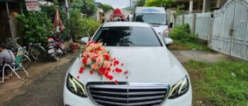 Cho thuê hoa giả trang trí xe cưới giá rẻ ở TPHCM | Tài Lộc