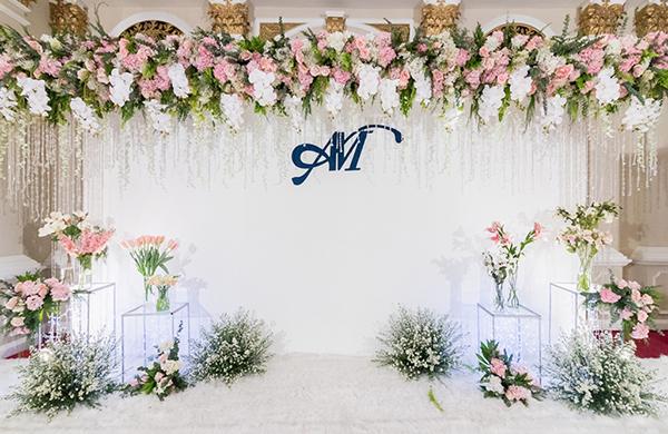 Backdrop tiệc cưới nên chọn kích thước nào?