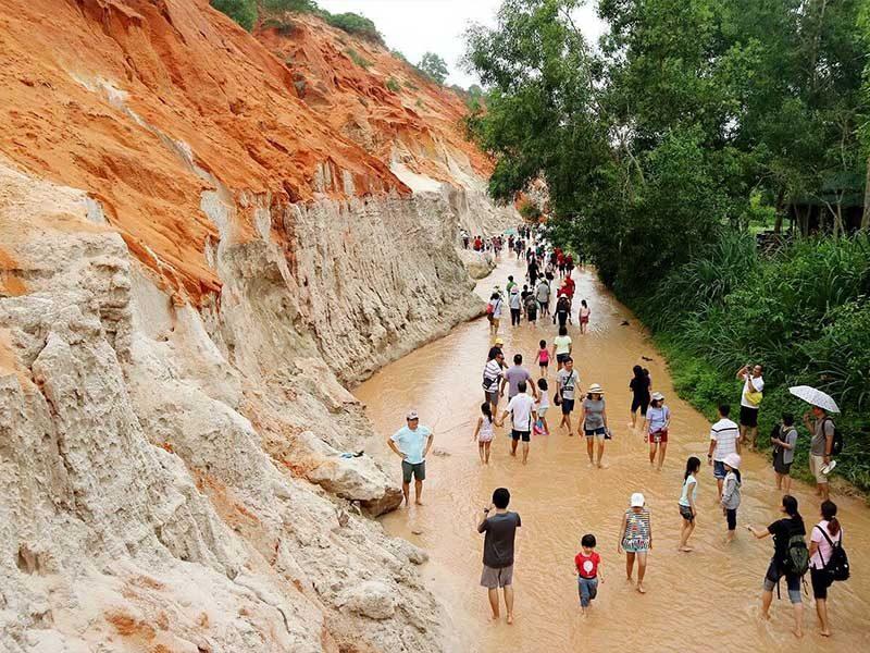 CHECK IN NGAY 8 ĐỊA ĐIỂM THAM QUAN MŨI NÉ NỔI TIẾNG NHẤT BẠN NÊN BIẾT